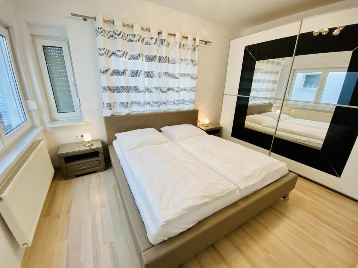 Daisy Apartment